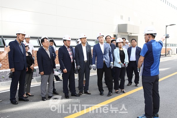 나주시의회 의원들이 한국지역난방공사를 방문하고 SRF열병합발전소에 대해 민원 해결을 위해 특별위원회를 구성하기로 했다.