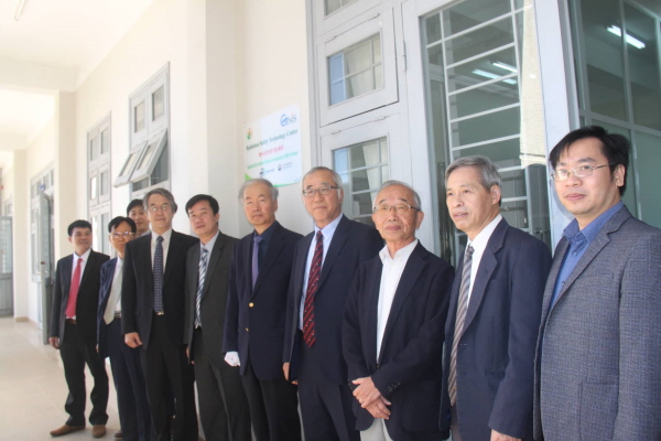 대한민국 원자력 기술자립의 주역들이 모인 글로벌원자력전략연구소가 베트남 달랏대학교에 방사선안전기술센터를 설립했다.