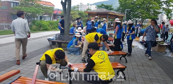 한전원자력연료는 12일 ‘행복한 대전 만들기’위한 봉사활동을 펼쳤다.