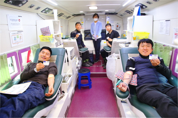 현대중공업이 혈액 수급 위기 해소를 위해 19일(수)부터 사흘간 사내에서 임직원 단체헌혈을 실시하고 있다.