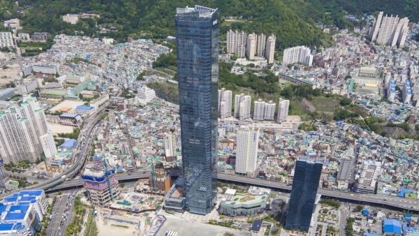 부산 국제금융센터에 위치한 한국남부발전 본사 전경