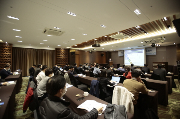 10월 30일 서울 양재 엘타워에서 진행된 '해상풍력 발전사업 정책설명 및 토론회' 행사 모습이다.