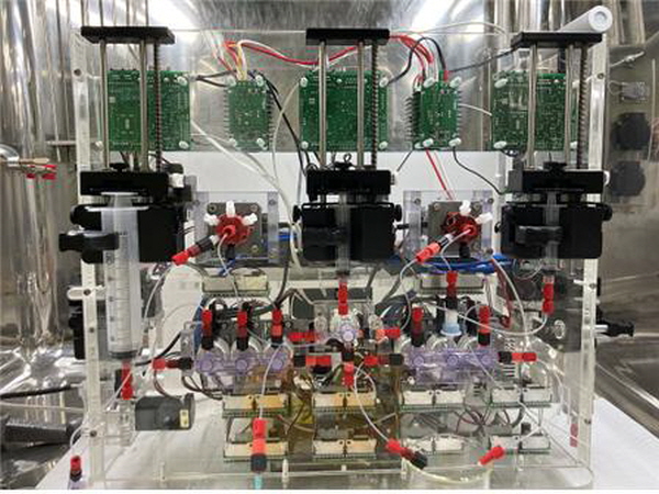 연구원이 개발한 지르코늄-89 옥살레이트 및 클로라이드 생산 자동화장치